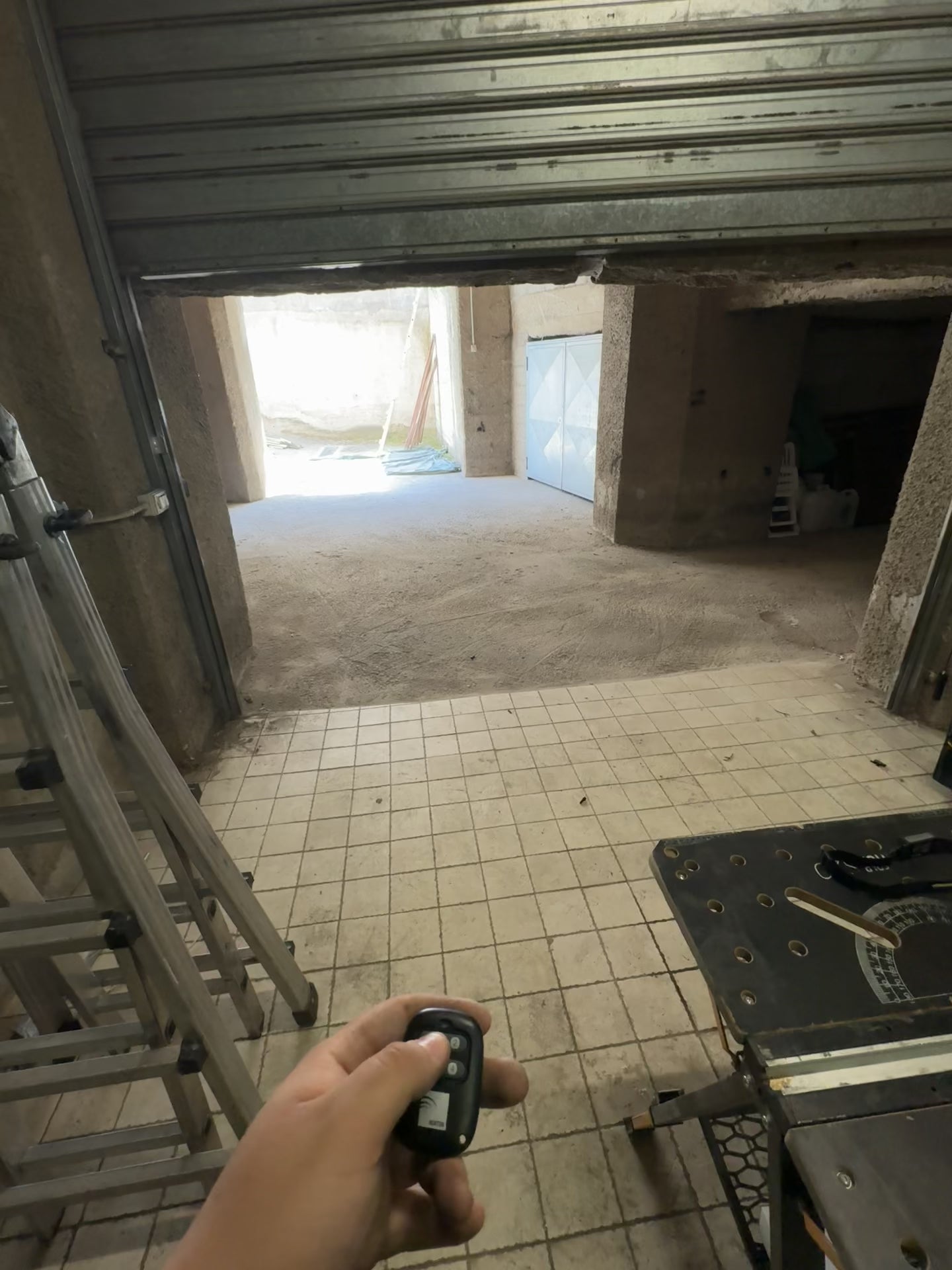 Montaggio motore per saracinesca.